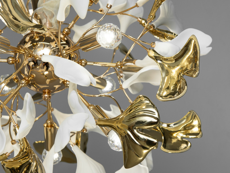 Люстра з фарфоровими елементами на 12 ламп