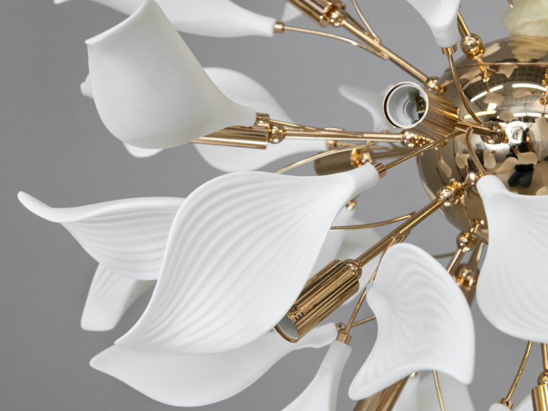 Підвісна люстра з фарфоровими елементами, 18 ламп, основа - золотого кольору