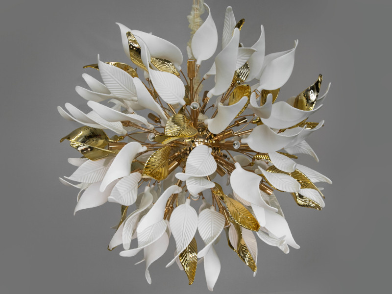 Підвісна люстра з порцеляновими елементами, 40 ламп, золотого кольору