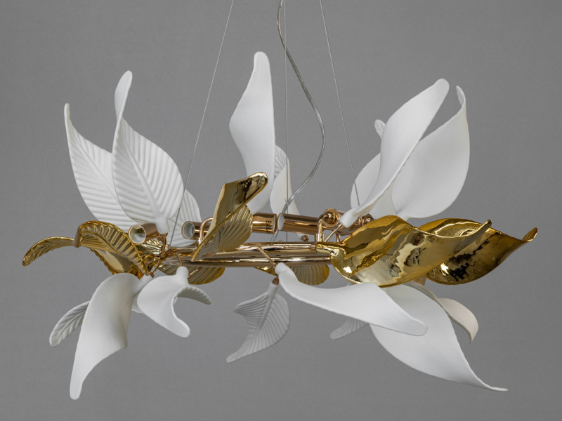 Підвісна люстра з порцеляновими елементами, 6 ламп, золотиста