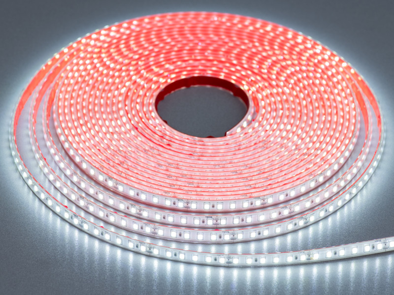 LED стрічка 24В, 120 штм, герметична, 8мм, холодний