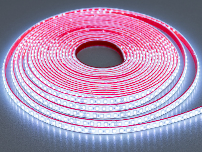 LED стрічка 24В, 120 штм, герметична, 8мм, холодний