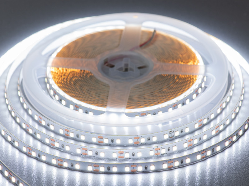LED стрічка 12В, 120 діодів на метр, 8мм, холодний