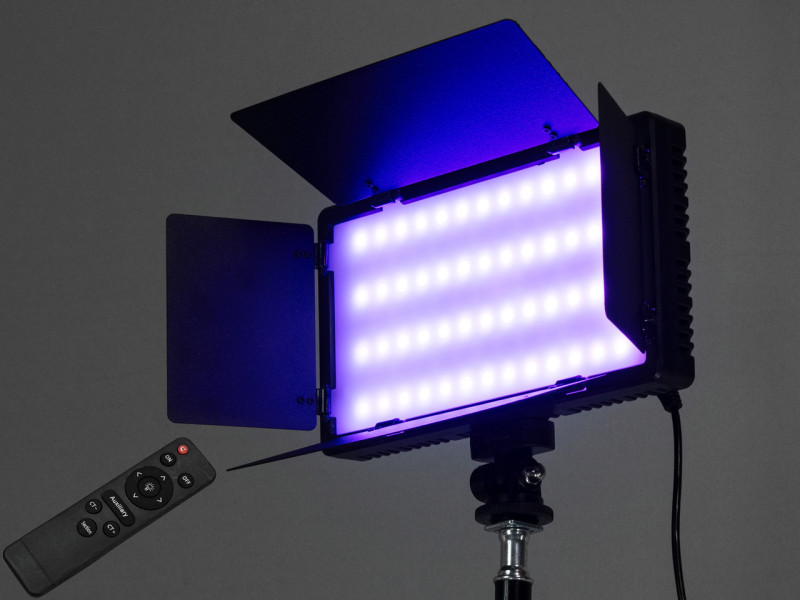 Студійний RGB прожектор з пультом для фото і відеозйомки, 15Вт